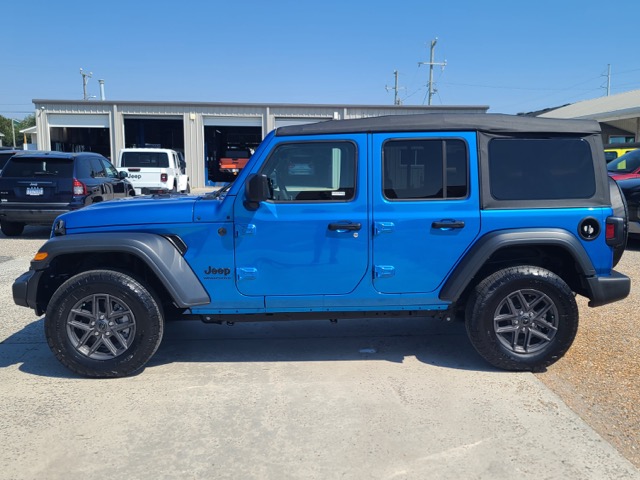 2025 Jeep Wrangler 4x4 Soft Top in Hydro Blue